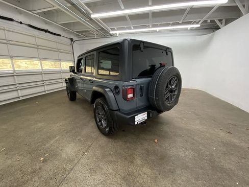 Used 2024 Jeep Wrangler Sport S image 4