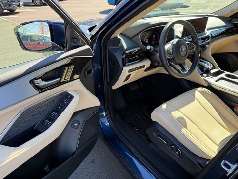 Used 2025 Acura MDX SH-AWD image 13