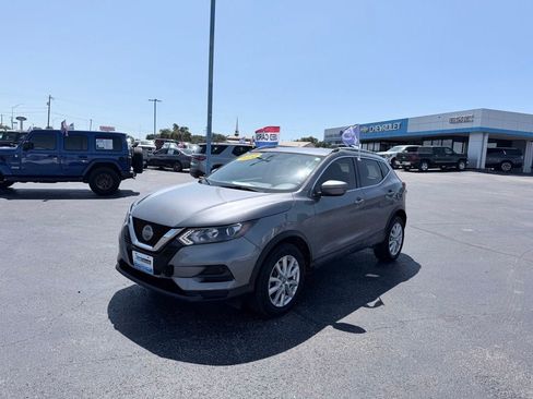 Used 2020 Nissan Rogue Sport SV FWD image 1