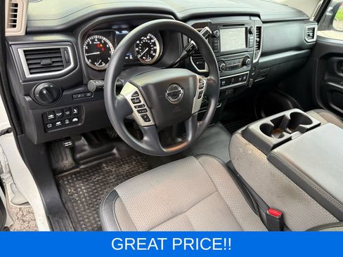 Used 2019 Nissan Titan S AWD/4WD image 15