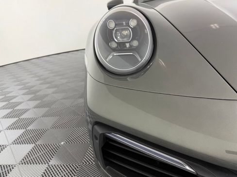 Used 2020 Porsche 911 Carrera 4S AWD/4WD image 9
