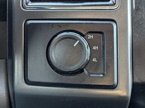 Used 2018 Ford F150 XLT image 30