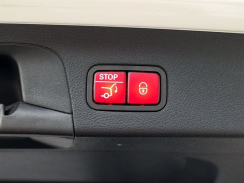 Used 2024 Mercedes-Benz GLS 450 4MATIC image 56