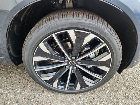 New 2026 Volvo XC60 B5 Ultra w/ Climate Package image 19