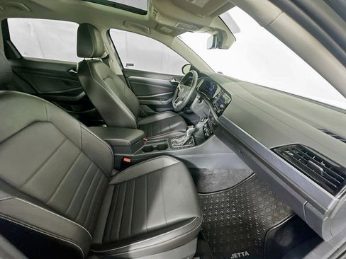 Used 2023 Volkswagen Jetta SE w/ Panoramic Sunroof Package FWD image 30