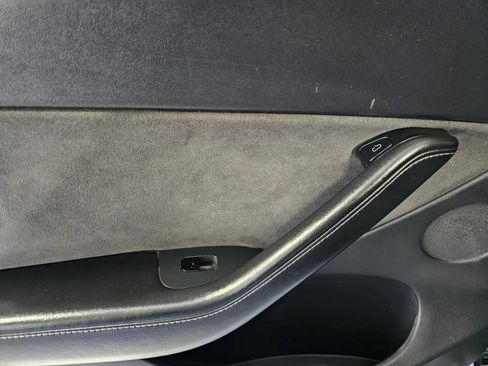 Used 2021 Tesla Model Y Long Range AWD/4WD image 11