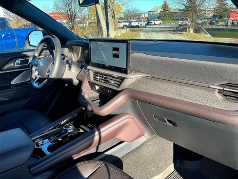 Used 2025 Ford Explorer Platinum w/ Ultimate Package image 14