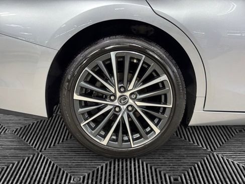 Used 2023 Lexus ES 350 w/ Premium Package image 32