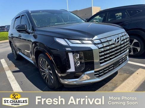 Used 2023 Hyundai Palisade Calligraphy FWD image 1
