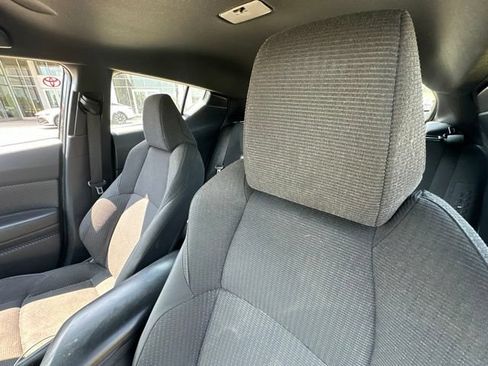 Used 2018 Toyota C-HR XLE FWD image 23