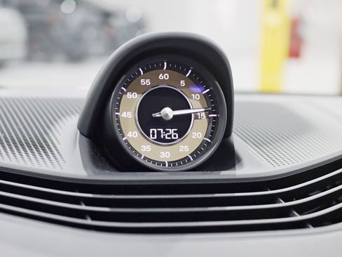 Used 2020 Porsche Taycan Turbo image 20