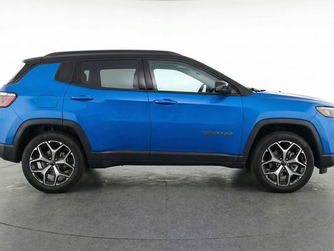 Used 2025 Jeep Compass Limited AWD/4WD image 11
