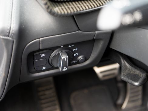 Used 2017 Audi R8 V10 image 36