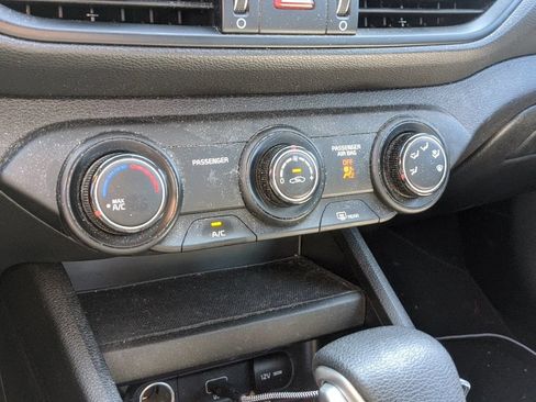 Certified 2023 Kia Forte LXS w/ LXS Technology Package FWD image 17