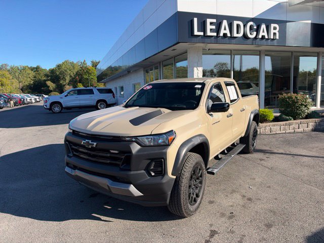 Used 2024 Chevrolet Colorado Trail Boss w/ Technology Package AWD/4WD image 1