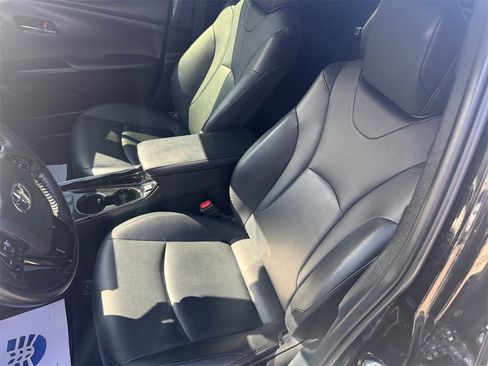 Used 2019 Toyota Prius XLE image 13