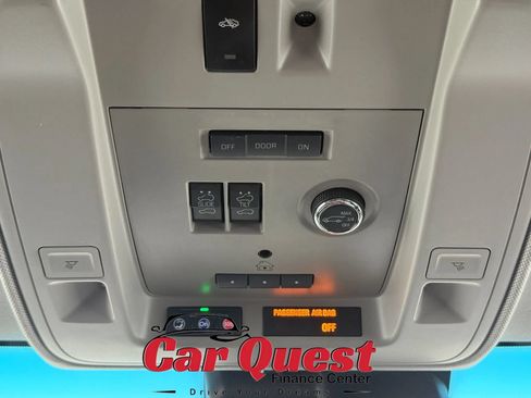 Used 2017 Cadillac Escalade Luxury AWD/4WD image 29