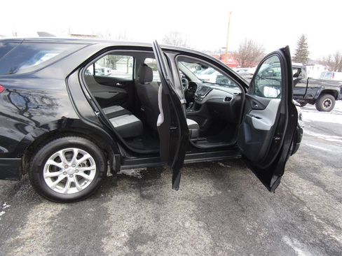 Used 2021 Chevrolet Equinox LS image 25
