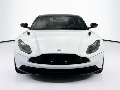 Used 2023 Aston Martin DB11 Coupe RWD image 2
