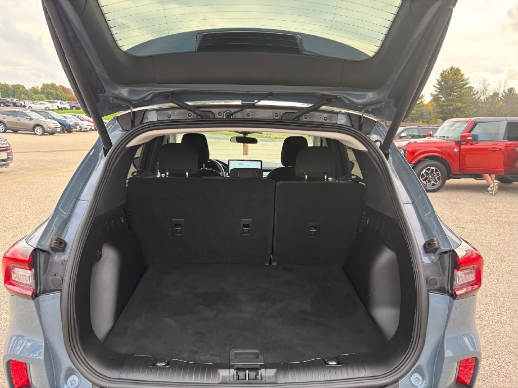 Used 2023 Ford Escape Active w/ Tech Pack #2 AWD/4WD image 10