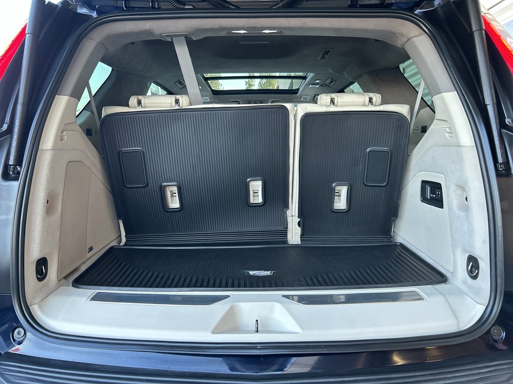 Used 2021 Cadillac Escalade Premium Luxury Platinum AWD/4WD image 16