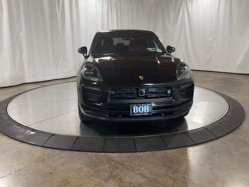 Used 2024 Porsche Macan image 4