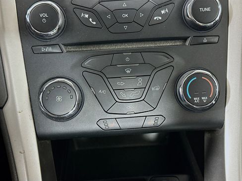 Used 2014 Ford Fusion SE w/ Equipment Group 202A image 21