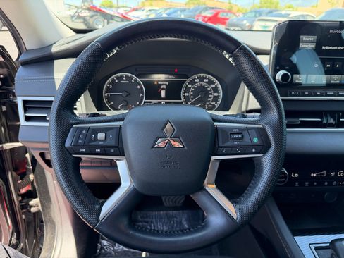 Used 2022 Mitsubishi Outlander SEL Black Edition FWD image 18