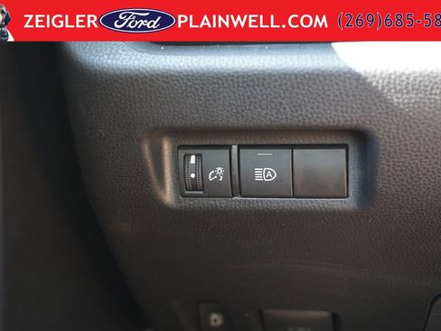 Used 2024 Toyota RAV4 XLE AWD/4WD image 28