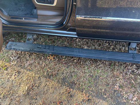 Used 2019 RAM 1500 Laramie image 9