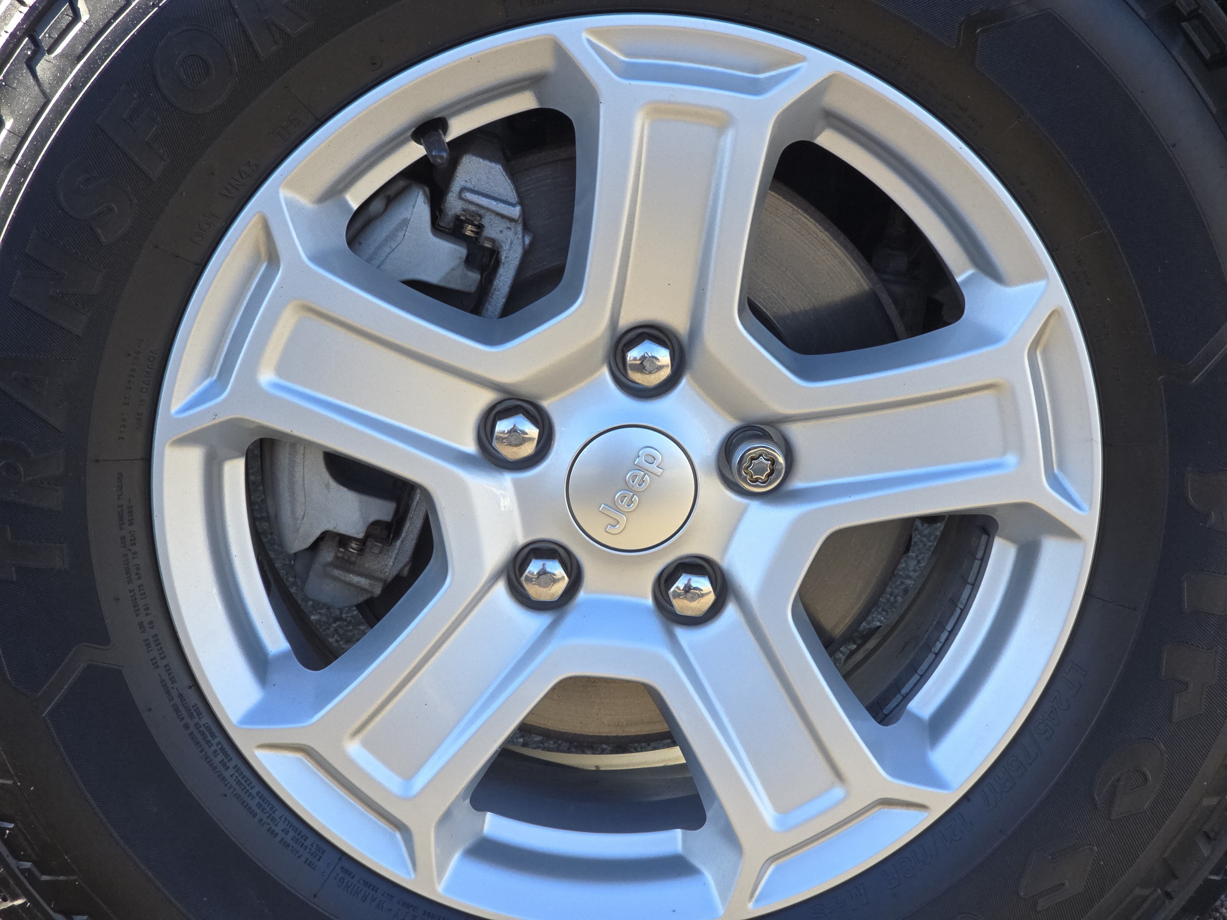 Used 2019 Jeep Wrangler Sport AWD/4WD image 14