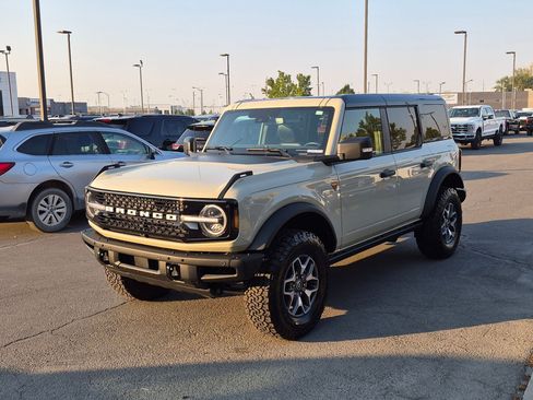 Used 2025 Ford Bronco Badlands AWD/4WD image 11