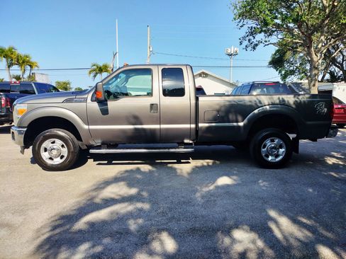 Used 2011 Ford F350 XLT w/ Camper Pkg AWD/4WD image 4