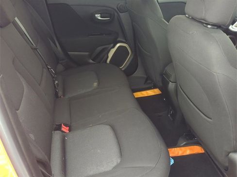 Used 2015 Jeep Renegade Latitude w/ Popular Equipment Group image 23