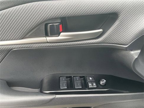 Used 2025 Toyota Camry SE image 22
