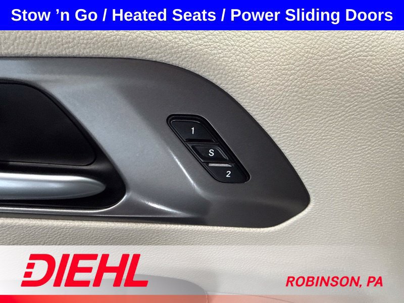 Used 2024 Chrysler Pacifica Touring-L FWD image 27