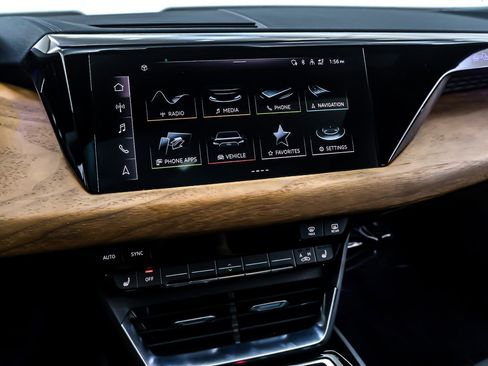 Used 2023 Audi e-tron GT Premium Plus image 20