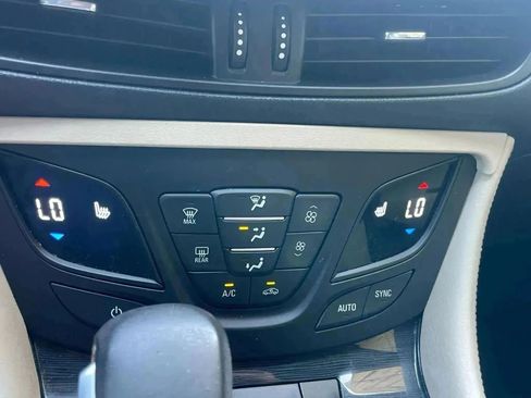 Used 2018 Buick Envision Premium w/ LPO, Active Package image 11