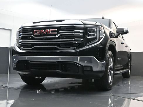 Used 2022 GMC Sierra 1500 SLT w/ SLT Premium Plus Package AWD/4WD image 29