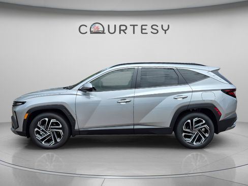 New 2026 Hyundai Tucson SEL Plus FWD image 2