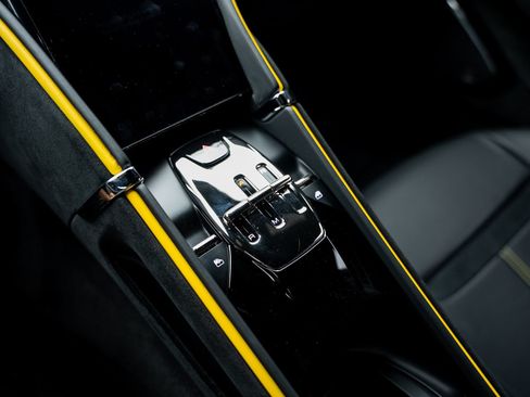 Used 2022 Ferrari Roma RWD image 48