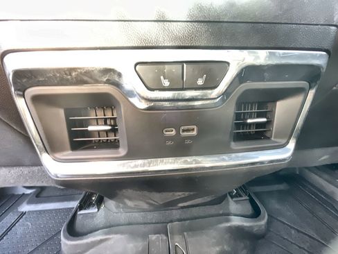 Used 2024 Chevrolet Silverado 2500 High Country w/ Technology Package image 21