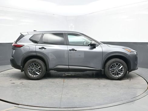 Used 2023 Nissan Rogue S AWD/4WD image 8