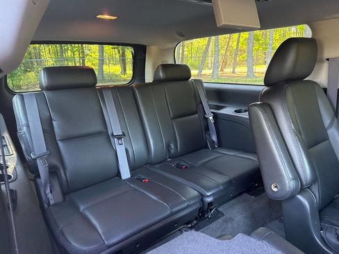 Used 2011 Chevrolet Suburban LTZ AWD/4WD image 21