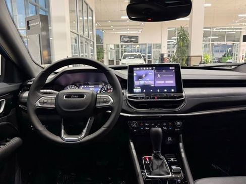 New 2025 Jeep Compass Latitude w/ Sun & Sound Group image 27