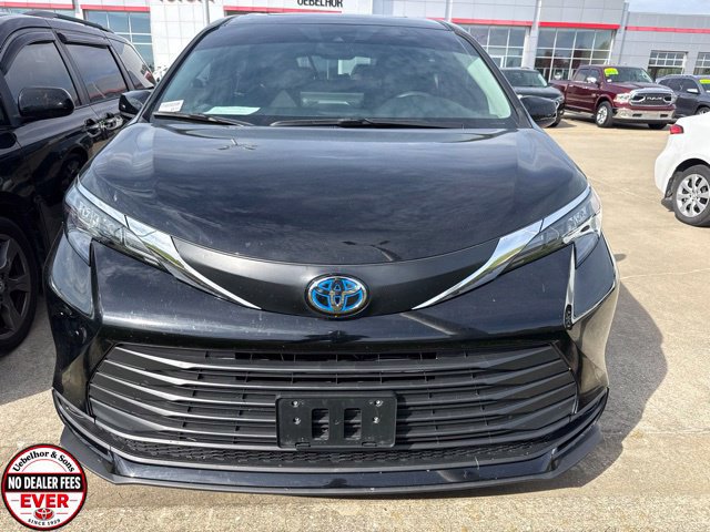 Certified 2025 Toyota Sienna LE w/ LE Plus Package AWD/4WD image 14