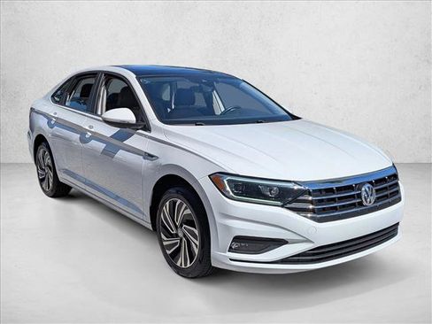 Used 2020 Volkswagen Jetta SEL Premium image 3
