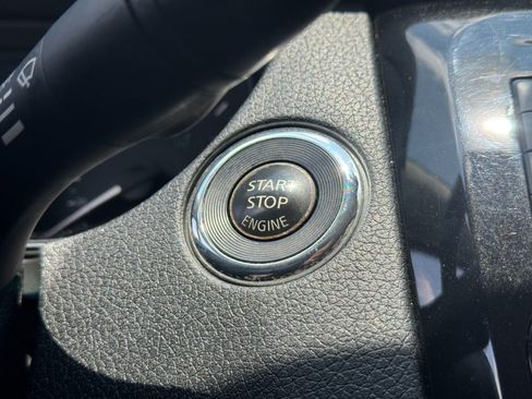 Used 2019 Nissan Rogue SL AWD/4WD image 22