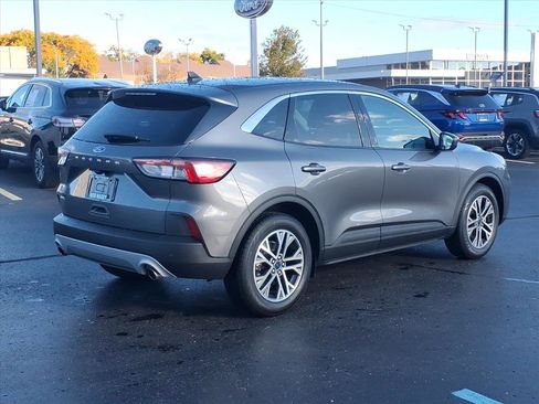 Used 2022 Ford Escape SEL image 4