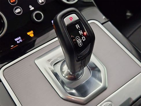 Used 2020 Land Rover Range Rover Evoque SE image 34